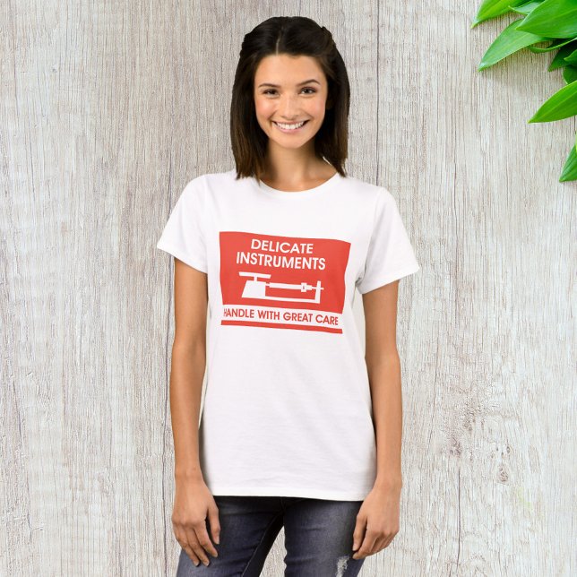 Camiseta Sinal de Instrumentos Delicados (Criador carregado)