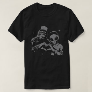 Camiseta Sinal De Mão De Amor Do Pé Grande E Alienígena