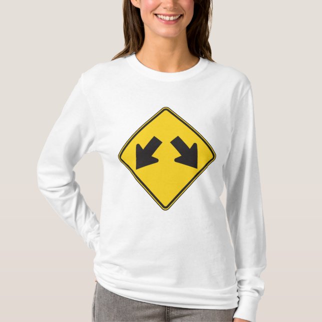 Camiseta Sinal de Trânsito de Advertência com Duas Setas pa (Frente)
