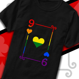 Camiseta Sinalizador do Orgulho LGBTQ Jogando Cartões Nove 