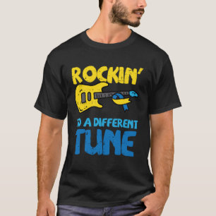 Camiseta Síndrome de Down Guitarra Rockin Diferente Tom Con