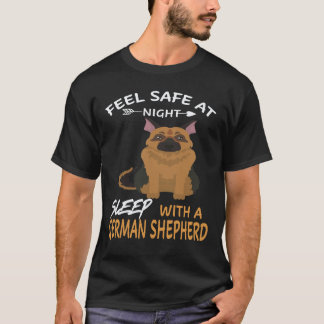 Camiseta Sinta-se Seguro à Noite Dormindo Com Um Pastor Ale