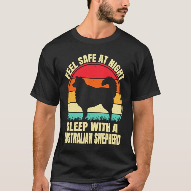 Camiseta Sinta-se seguro no sono noturno com uma ovelha aus (Frente)
