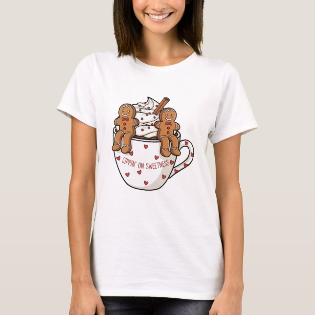 Camiseta Sippin’ On Sweetness Gingerbread Cocoa Art (Frente)