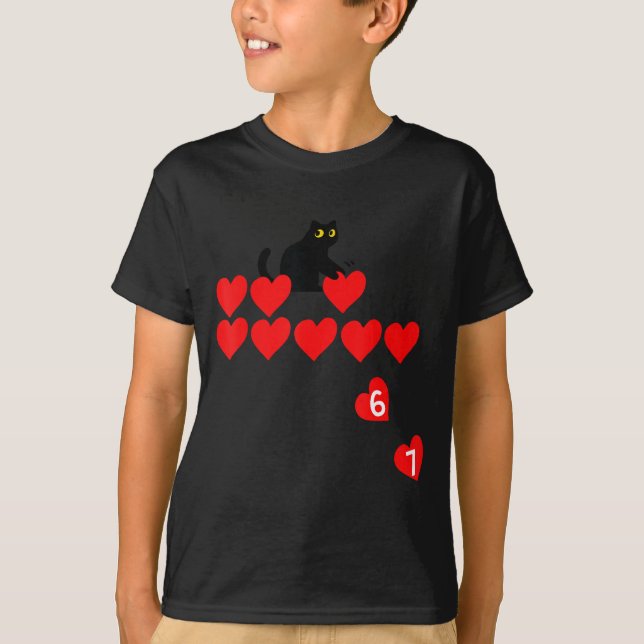 Camiseta Six Seven Black Cat Knocking Off Hearts Funny 67 V (Frente)