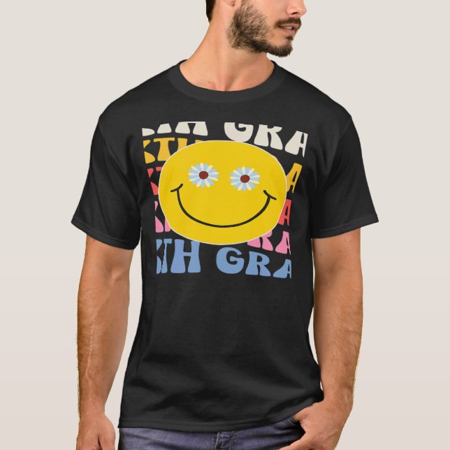 Camiseta Sixth Grade Smile Groovy Back To School 6th Grade  (Frente)
