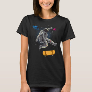 Camiseta Skateboard Astronauta No Espaço Entre Os Planetas
