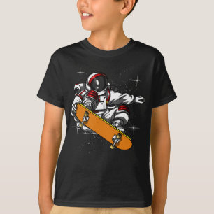 Camiseta Skateboarding do patinador do astronauta do espaço