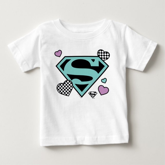 Camiseta Skater Girl Supergirl Hearts-Shield (Frente)