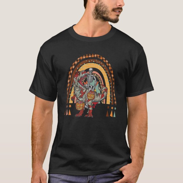 Camiseta Skeleton dirigindo múmia dinossauro rex halloween  (Frente)
