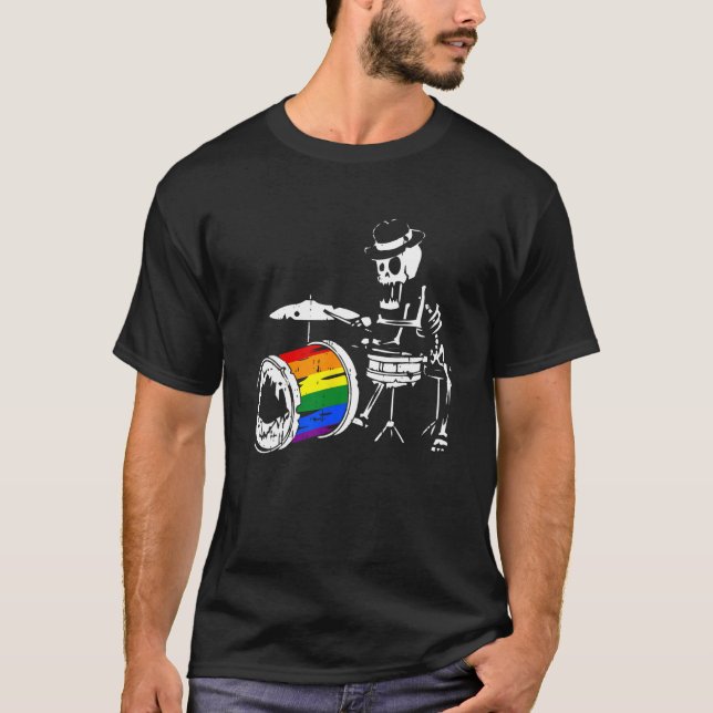 Camiseta Skeleton Drummer Gay Pride LGBT Q Rainbow Drum Pri (Frente)