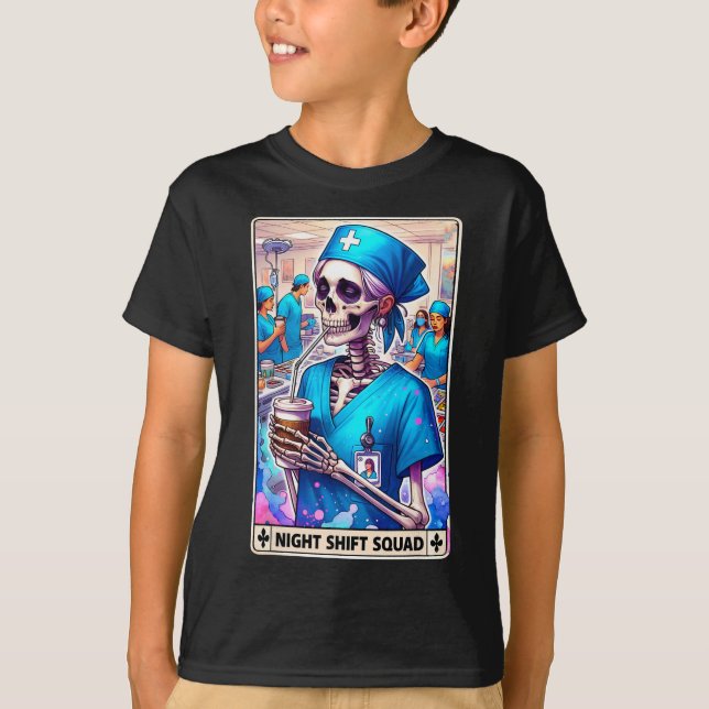 Camiseta Skeleton Funny Tarot Card Night Shift Squad Hallow (Frente)