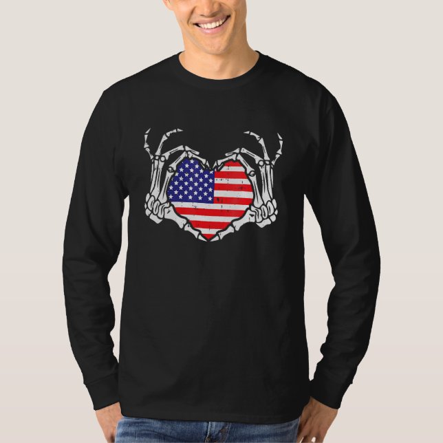 Camiseta Skeleton Hand Heart 4 De Julho Love American Flag (Frente)