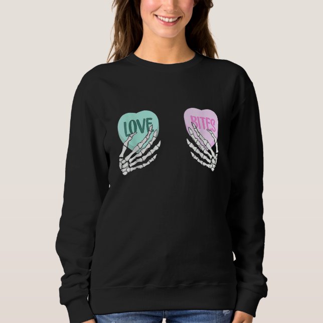 Camiseta Skeleton Hand Love Bites Heart Funny Couple Valent (Frente)