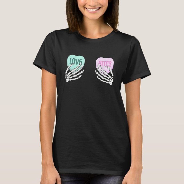 Camiseta Skeleton Hand Love Bites Heart Happy Valentines Da (Frente)