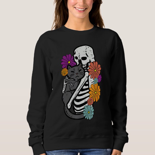 Camiseta Skeleton Hugging Black Cat Flowers Halloween Women (Frente)