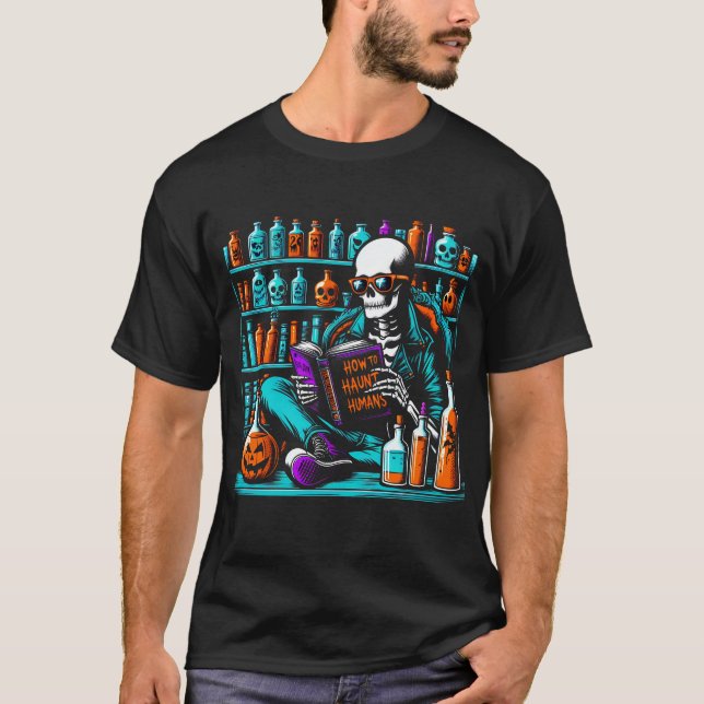 Camiseta Skeleton Read Book, Halloween Hauning (Frente)