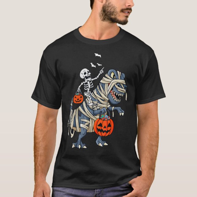 Camiseta Skeleton Riding Mummy Dinosaur T rex Halloween (Frente)