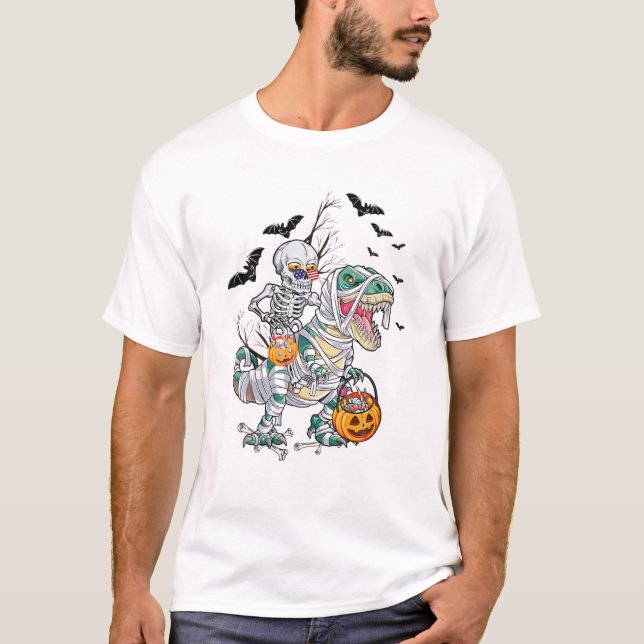 Camiseta Skeleton Riding Mummy Dinosaur T Rex Halloween Fun (Frente)