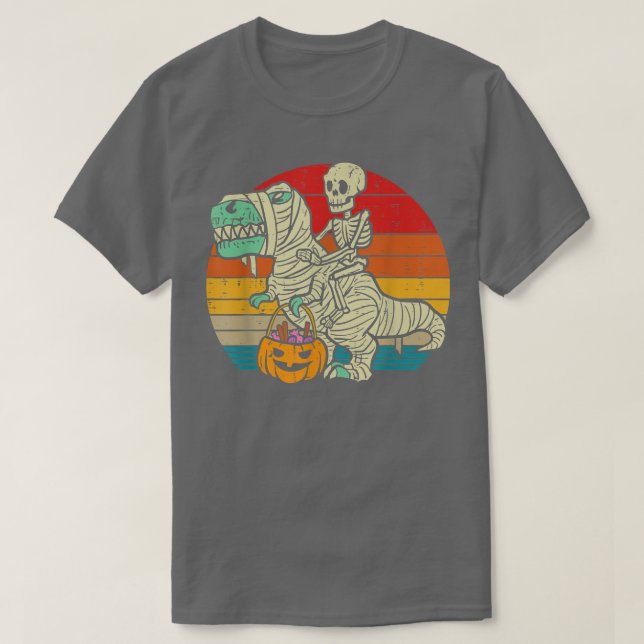 Camiseta Skeleton Riding Mummy Dinosaur T Rex Pumpkin Engra (Frente do Design)