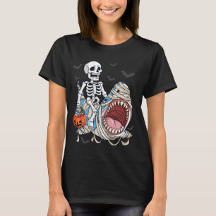 Camiseta Skeleton Riding Mummy Shark Dia de as Bruxas engra
