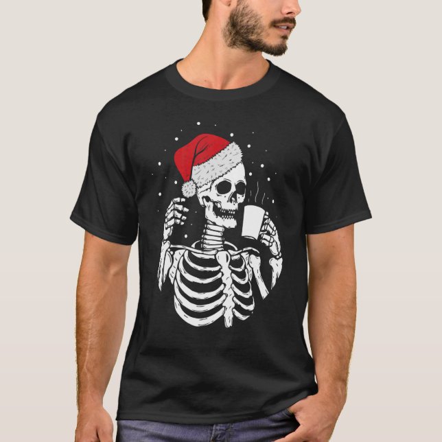 Camiseta Skeleton Santa Hat Drinking Coffee Christmas (Frente)