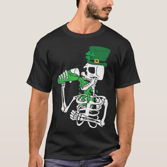 Camiseta Skeletons Leprechaun Drinking Beer St Patrick s Da (Frente)