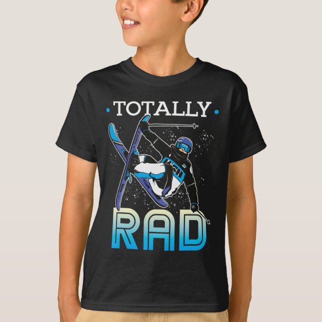 Camiseta Skiing Outfit Nordic Skier Ski Totally Rad  (Frente)