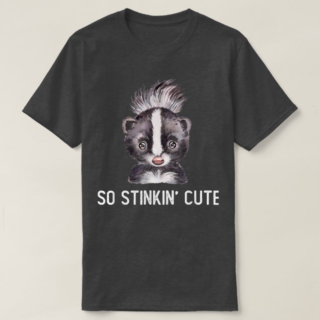 Camiseta Skunk Adorável Tão Bonitinho (Frente do Design)