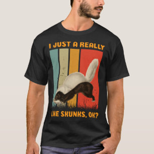 Camiseta Skunks Eu Gosto Muito De Skunks