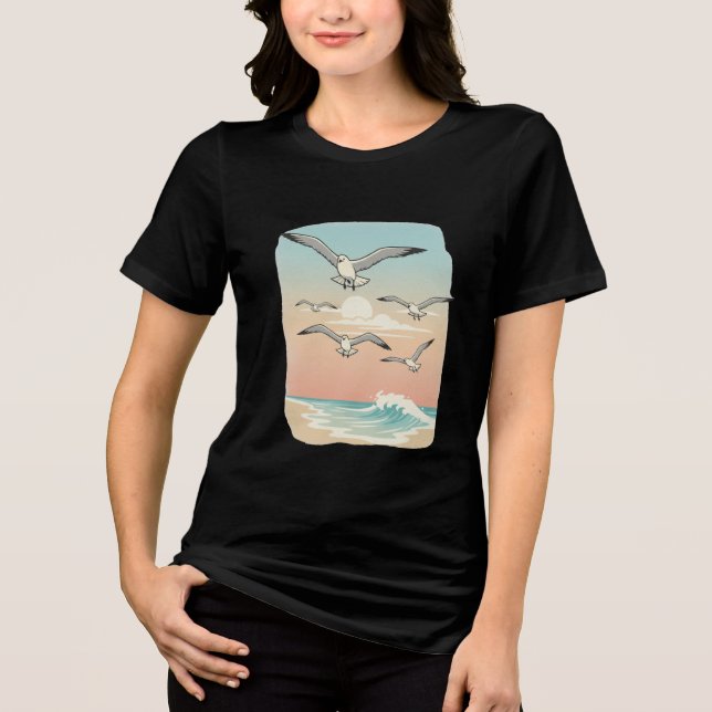 Camiseta “Sky Dance Seagulls – Beach Freedom Tee” (Frente)