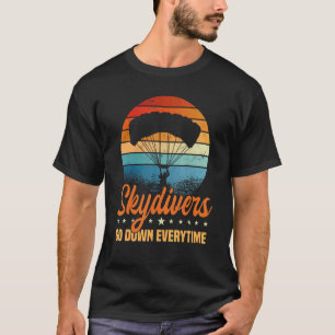 Camiseta Skydivers Descem Sempre Que Paraquedas Sk