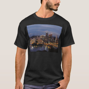 Camiseta Skyline de Pittsburgh no crepúsculo