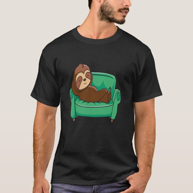 CAMISETA SLOTH SLOTH SLEEPING ON COUCH RELAX NAP REST (Frente)