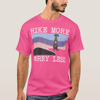 Camiseta Sloughi Caçou Mais Preocupada Menos Caminho Gráfic