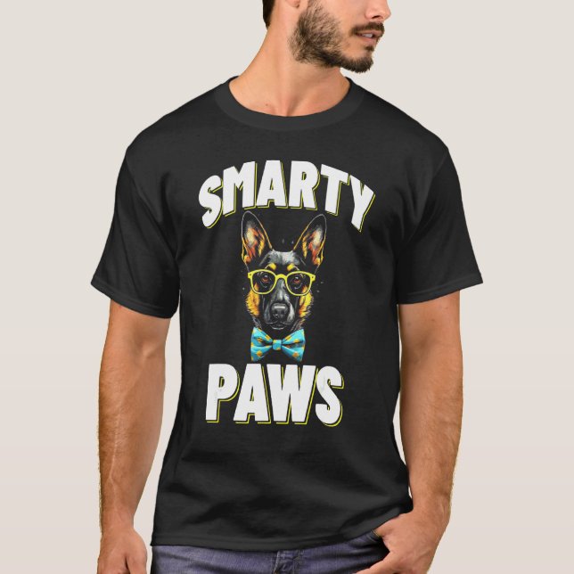 Camiseta Smarty Paws Cachorro Pastor Alemão Usando Óculos (Frente)