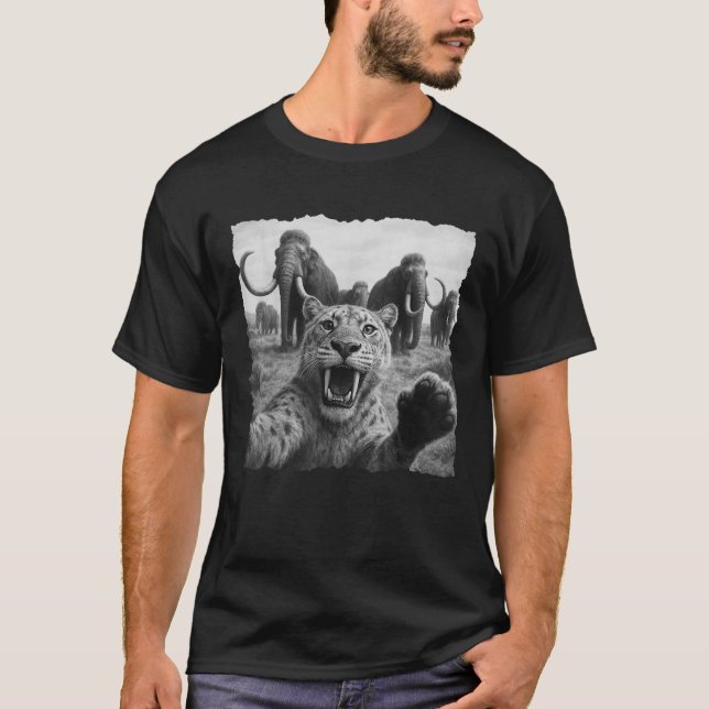 Camiseta Smilodon Selfie com Mamutes Gráfico Engraçado para (Frente)