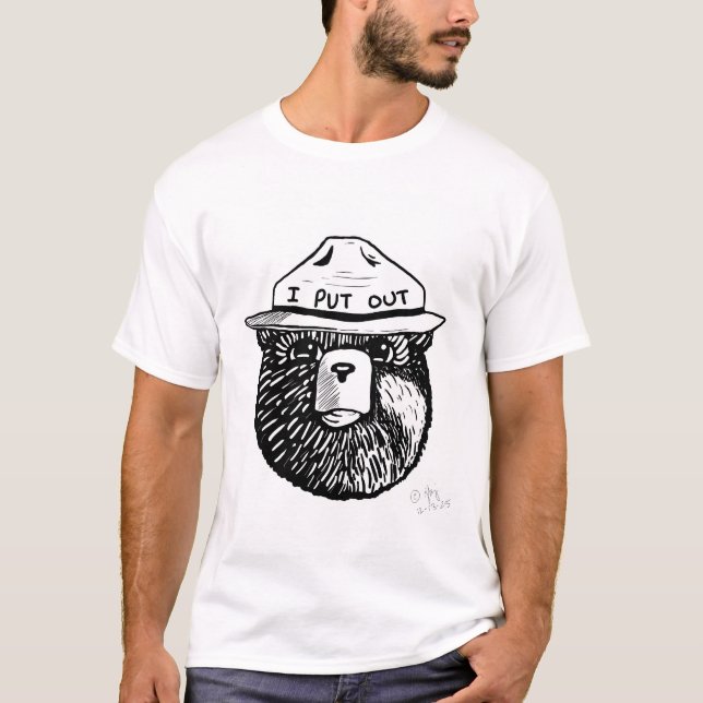 Camiseta Smokey the Bear Puts Out (Frente)