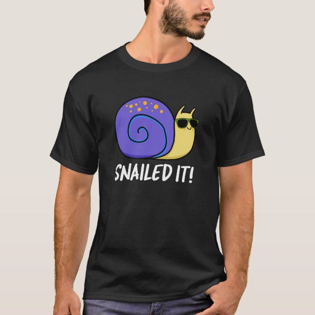 Camiseta Snail Engraçado Pun Escuro BG (Frente)