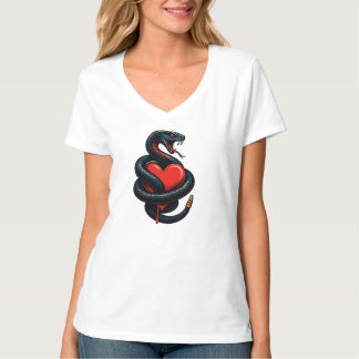 Camiseta Snake Wrapped Around Bleeding Heart 