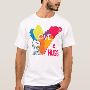 Camiseta Snoopy Coração Rainbow Love
