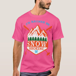 Camiseta Snowshoe a caminhar sobre a neve