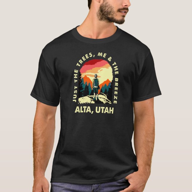 Camiseta Só As Árvores Eu E O Breeze Alta Caminhando Oi Uta (Frente)