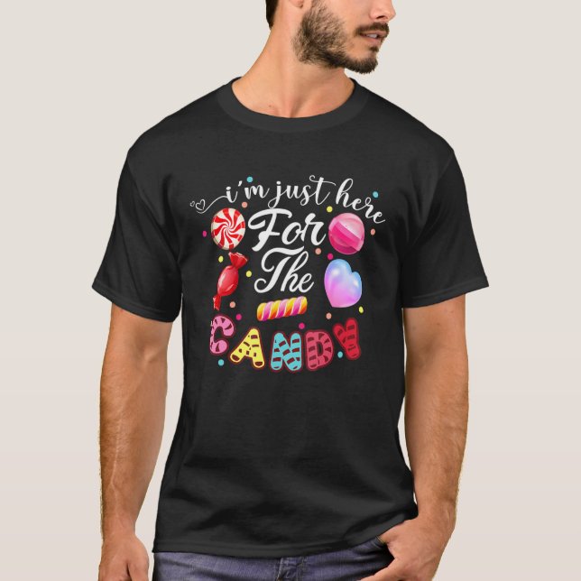 Camiseta Só estou aqui para a festa do dia das bruxas do di (Frente)