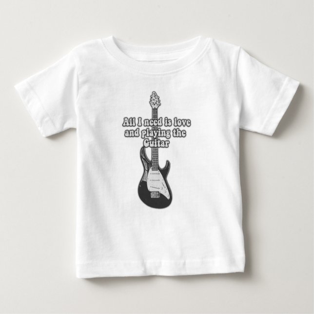 Camiseta Só preciso de amor e de tocar violão. B & W (Frente)