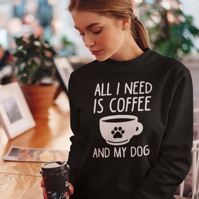 Camiseta Só Preciso De Café E Meu Cachorro (Criador carregado)