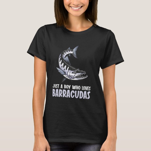 Camiseta Só um garoto que ama Barracudas Barracuda (Frente)