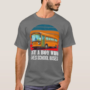 Camiseta Só um garoto que ama ônibus retro pôr o sol