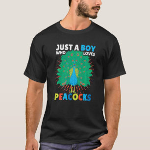Camiseta Só um menino que ama Peacocks com um pássaro