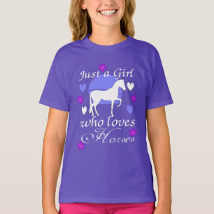 Camiseta Só uma garota que ama cavalos em roxo